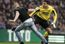 Golman isprebijao navijača Golman isprebijao navijača