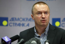 Zna se ko traži moju smrt Zna se ko traži moju smrt