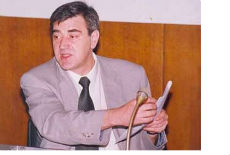Kolarević ostaje pomoćnik Kolarević ostaje pomoćnik