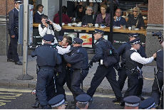 Demonstranti kampuju u Londonu Demonstranti kampuju u Londonu