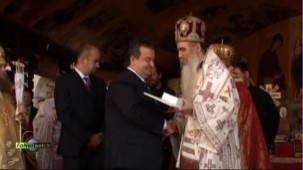 Episkop mileševski Filaret uručio je ministru Ivici Dačiću oreden Belog anđela